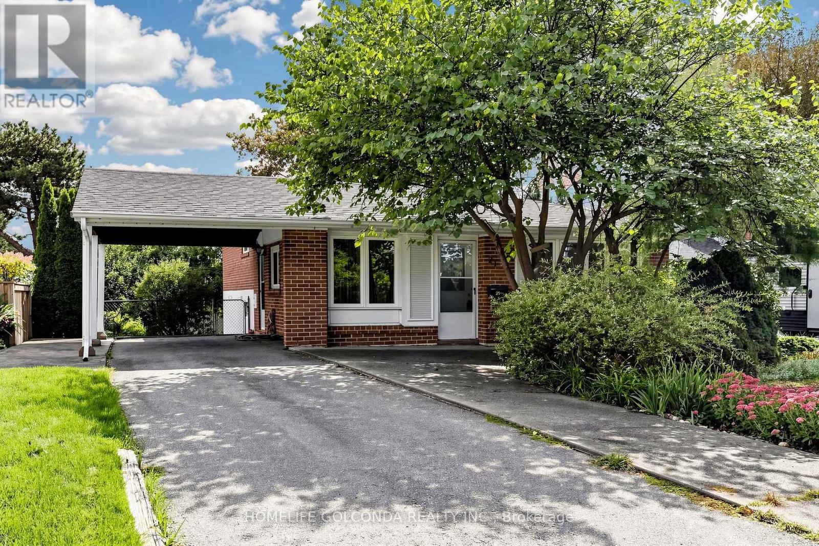 21 GROVE PARK CRESCENT - 2