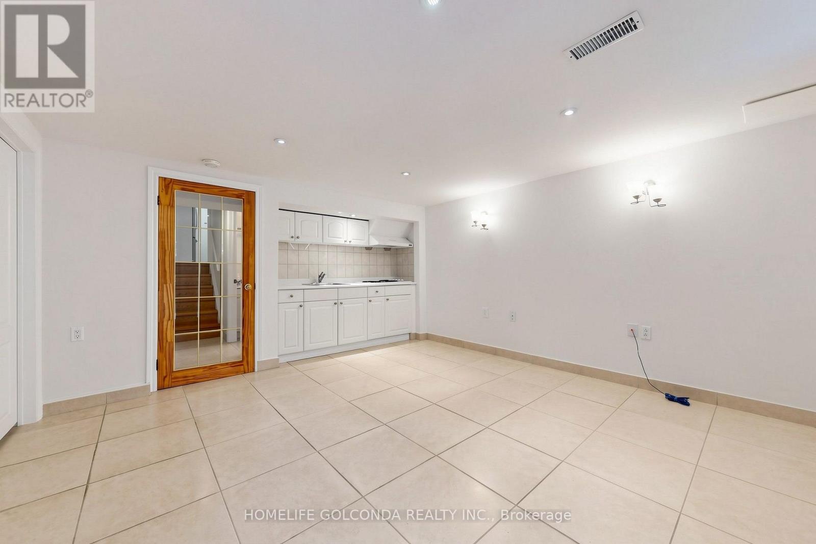 21 GROVE PARK CRESCENT - Image 27