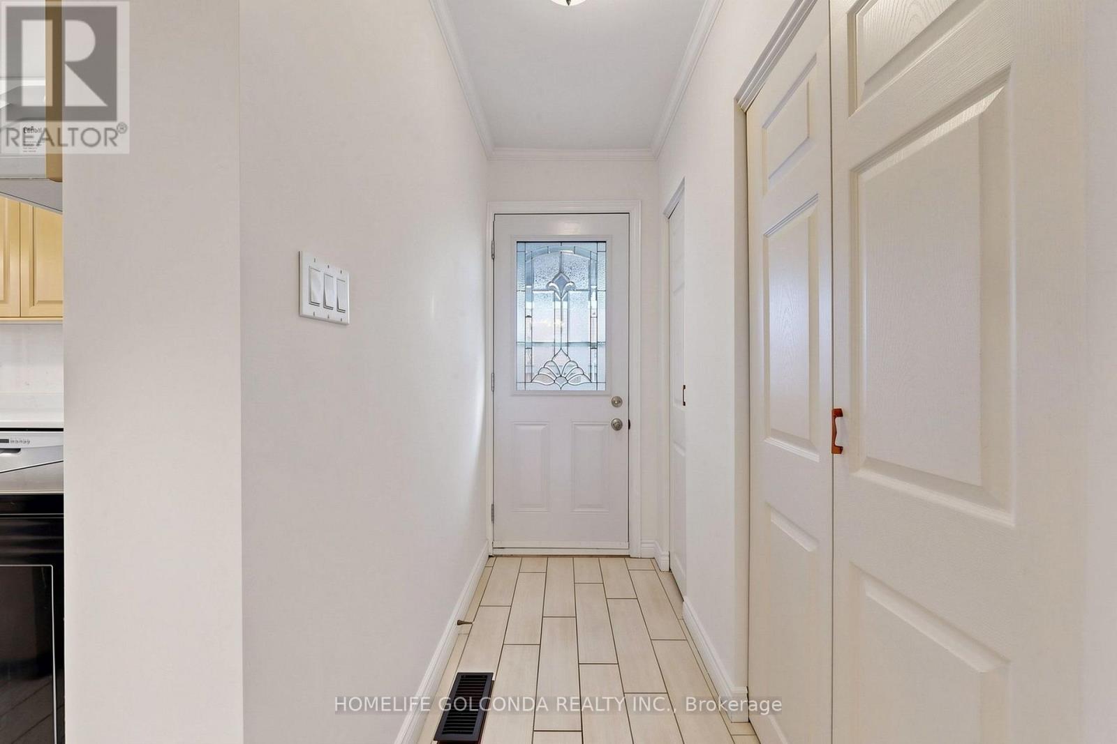 21 GROVE PARK CRESCENT - 32