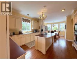 Dining nook - 3264 Island Hwy S, Campbell River, BC V9W1C9 Photo 8