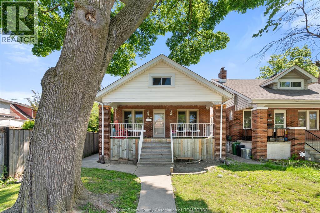 1220 BRUCE AVENUE, Windsor