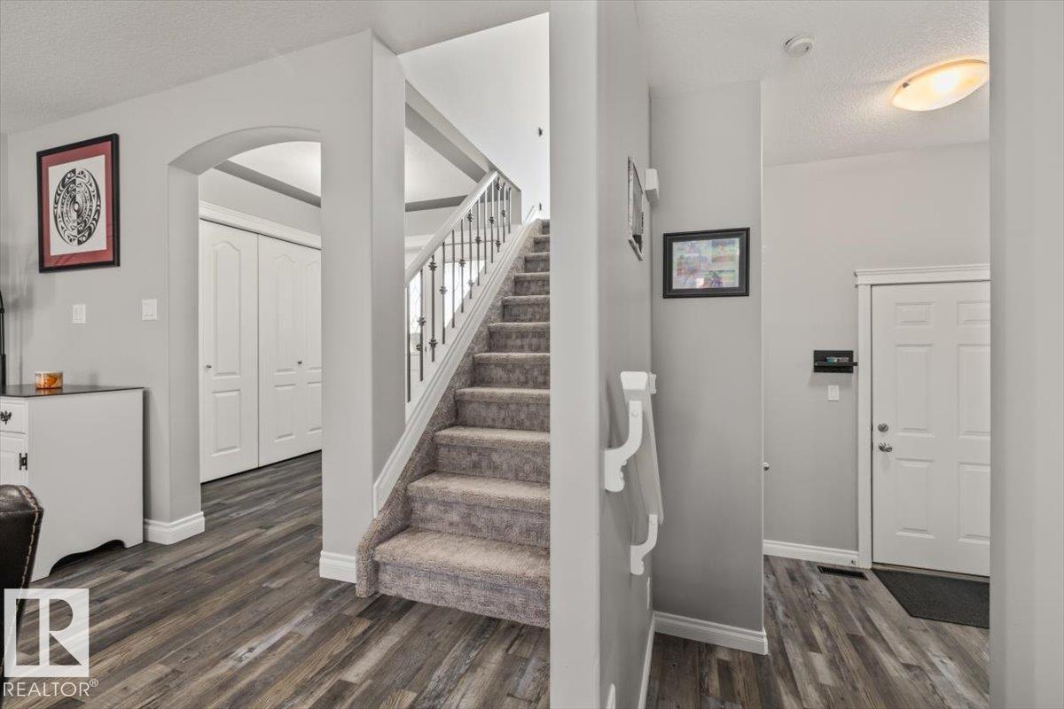 7 LAMPLIGHT DR - 25
