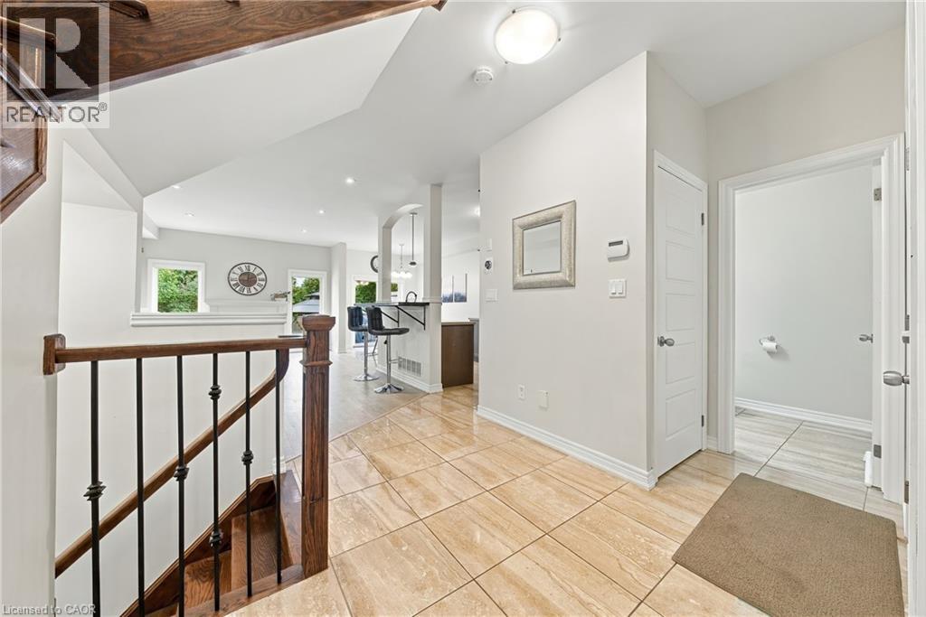 96 SPRINGVALLEY Crescent, Hamilton — photo 5