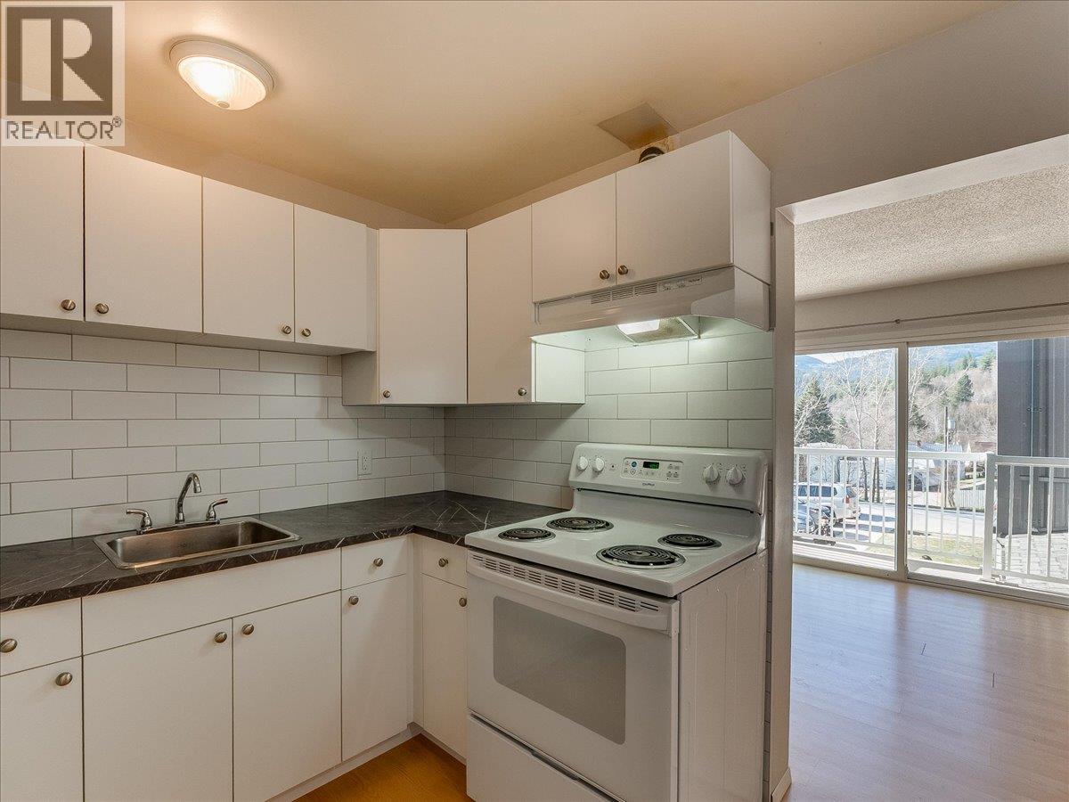 #201 880 WORDSWORTH Avenue - Image 8