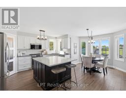Family room - 152 Sheridan Street, Oshawa, ON L1G8A4 Photo 12