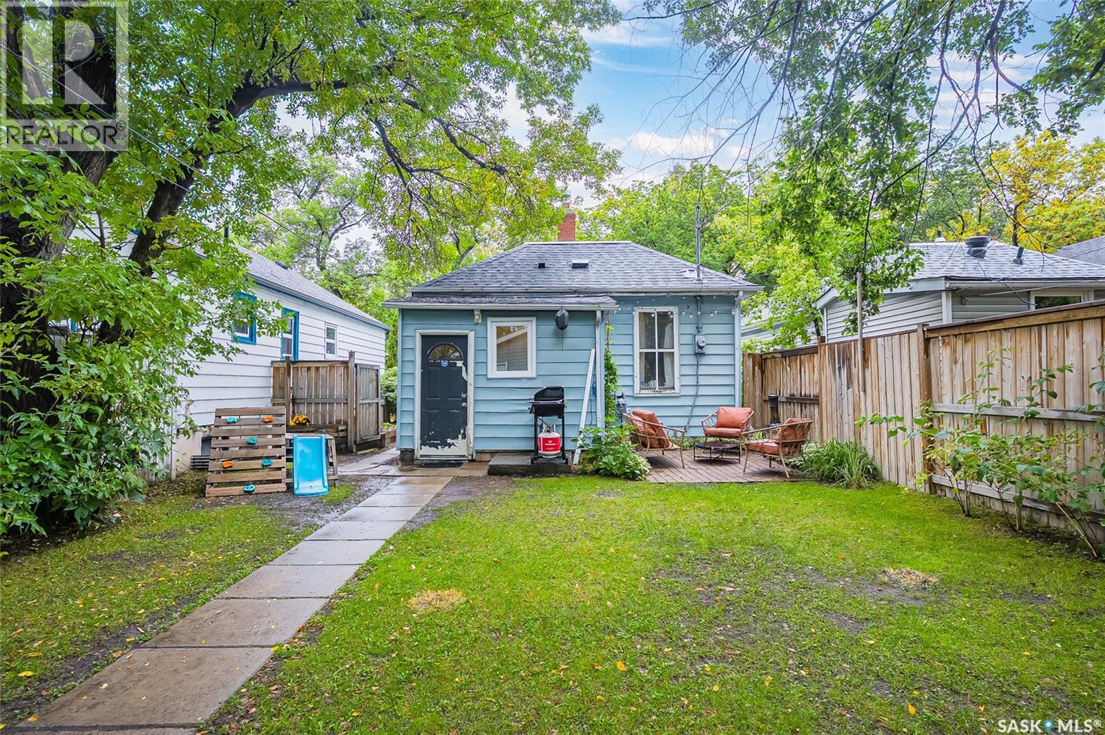 1116 B AVENUE N - Image 37