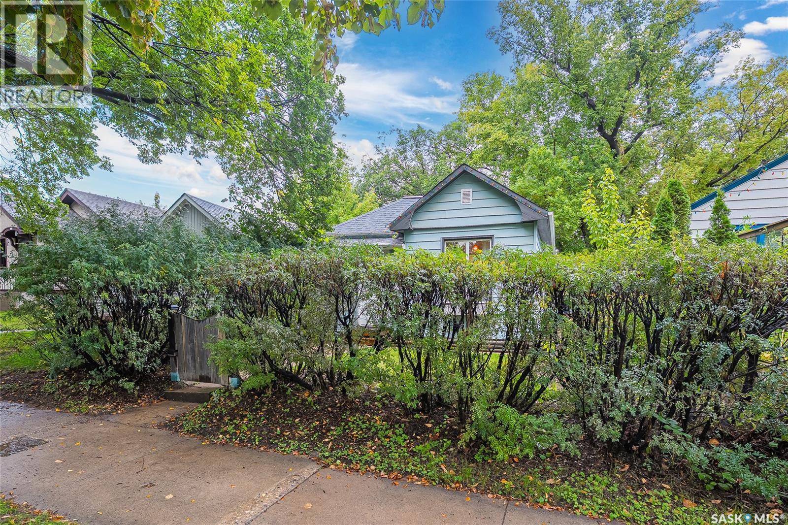 1116 B AVENUE N - 5