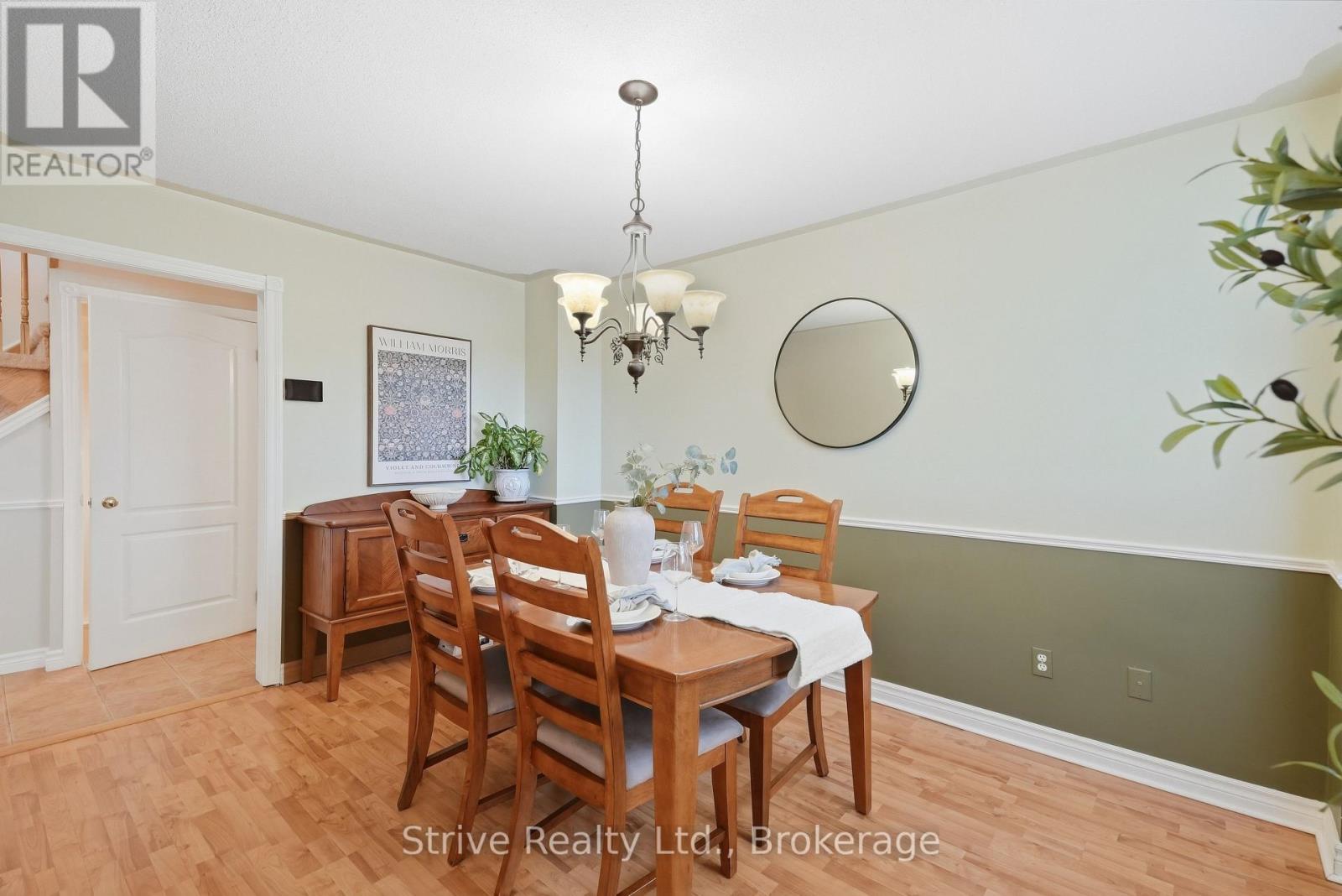 132 EAST HOUSE CRESCENT - 13