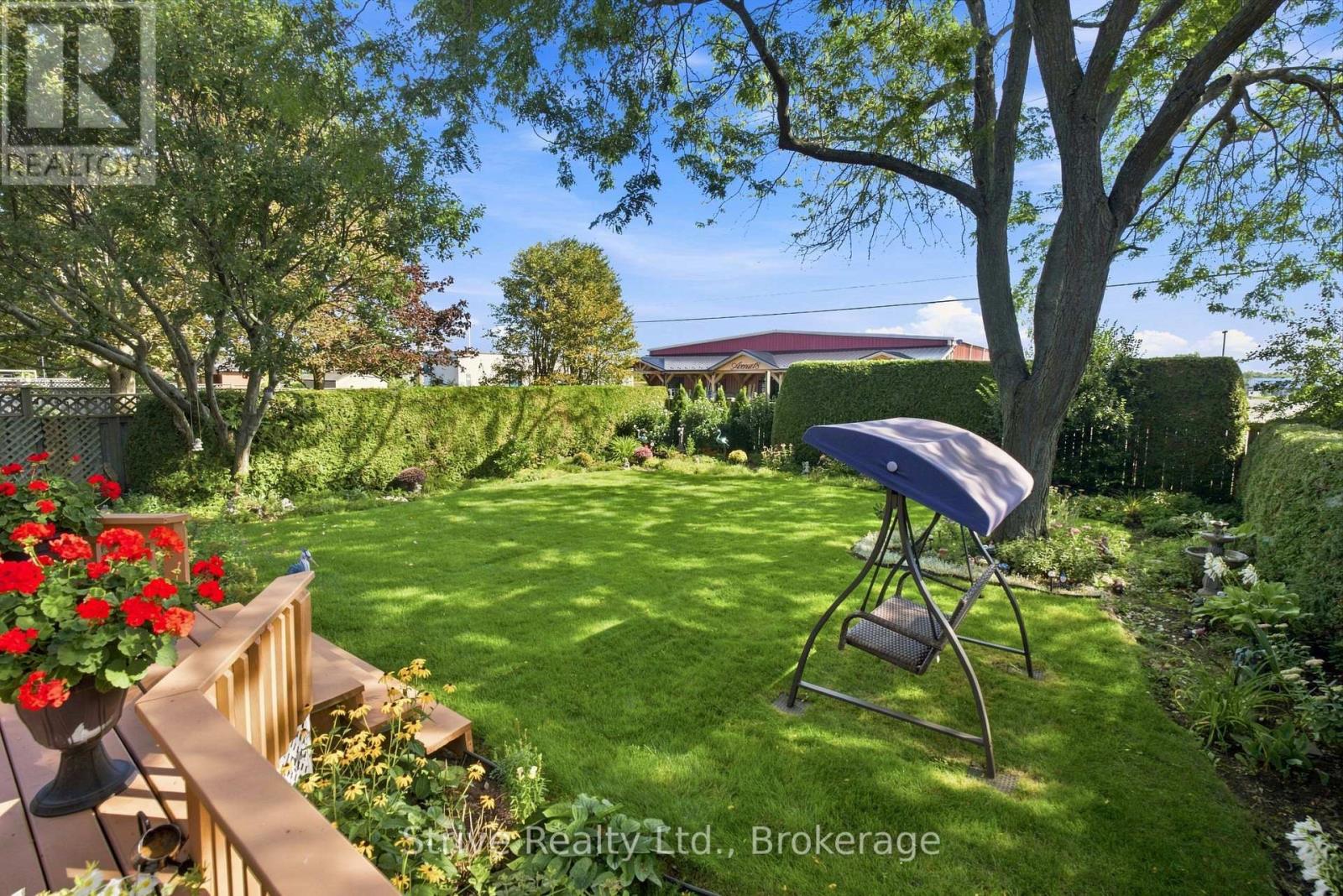 132 EAST HOUSE CRESCENT - 42