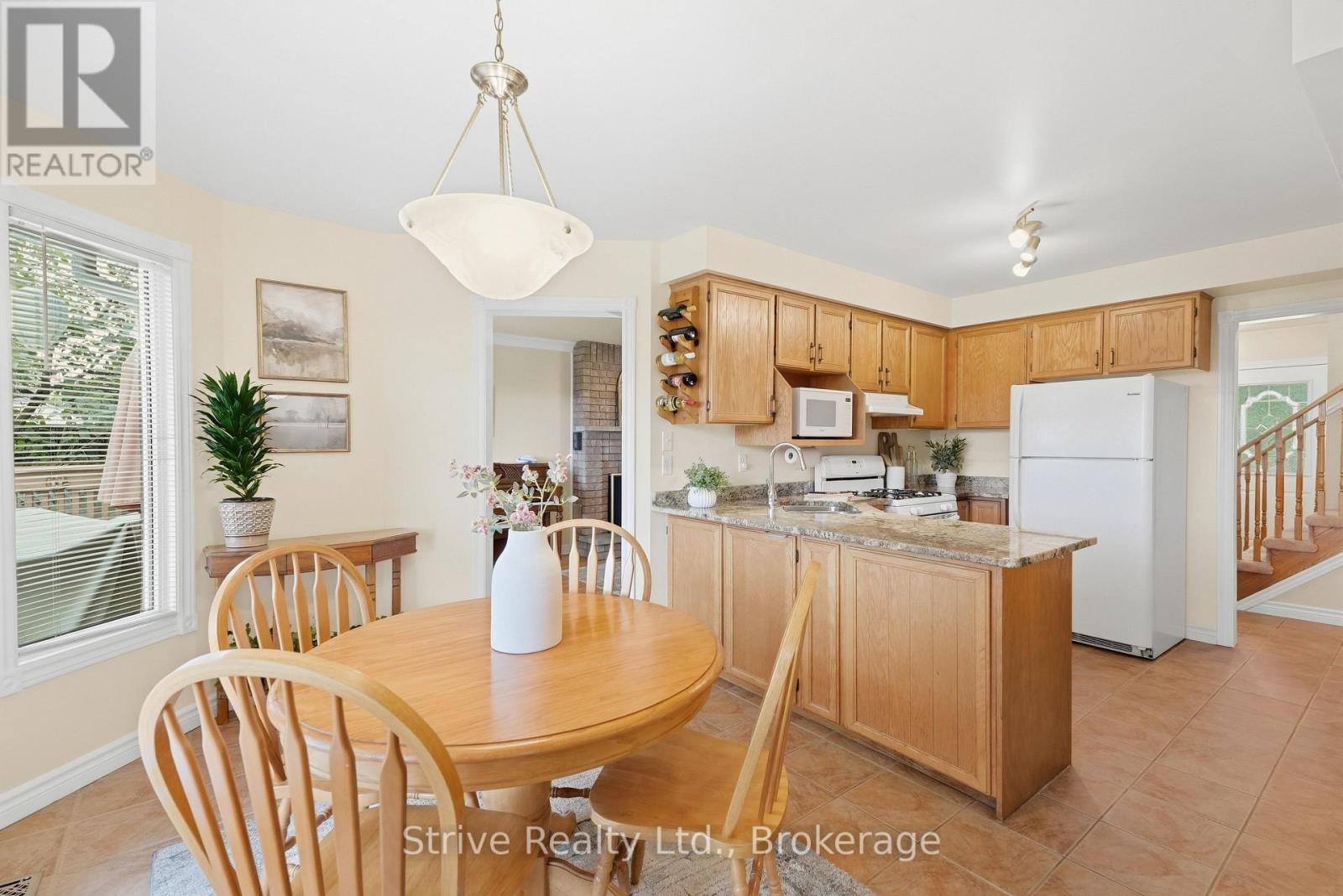132 EAST HOUSE CRESCENT - 9