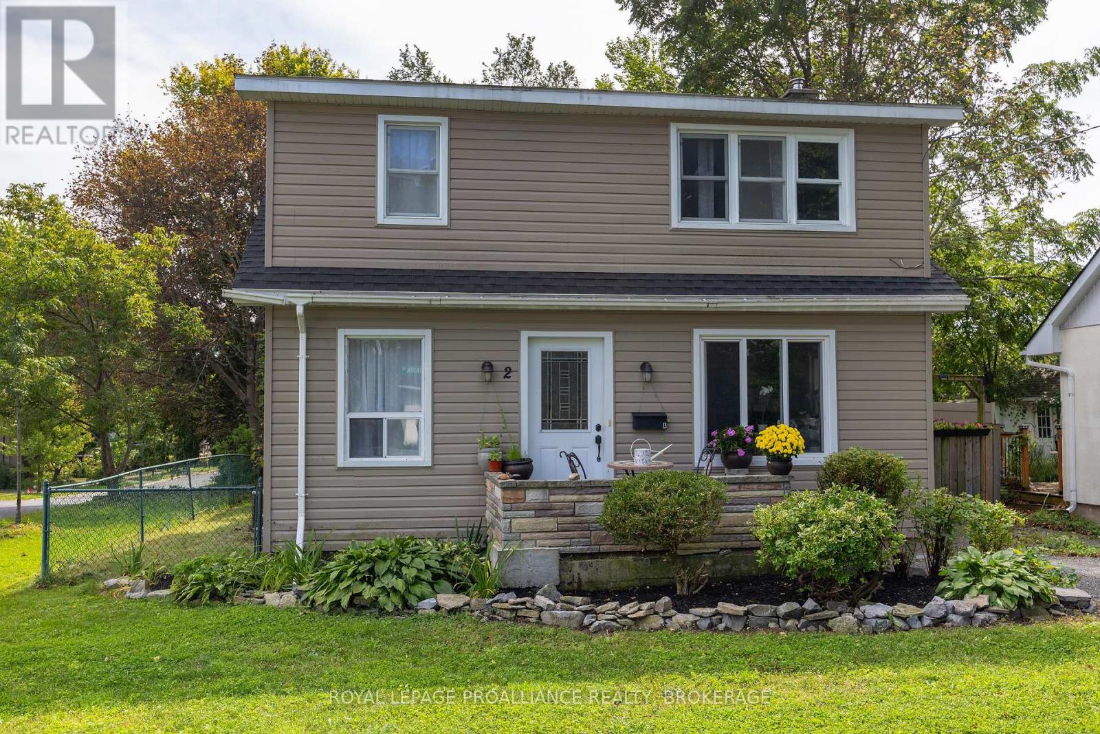 2 DUNKIRK AVENUE, Kingston (East of Sir John A. Blvd) — photo 4