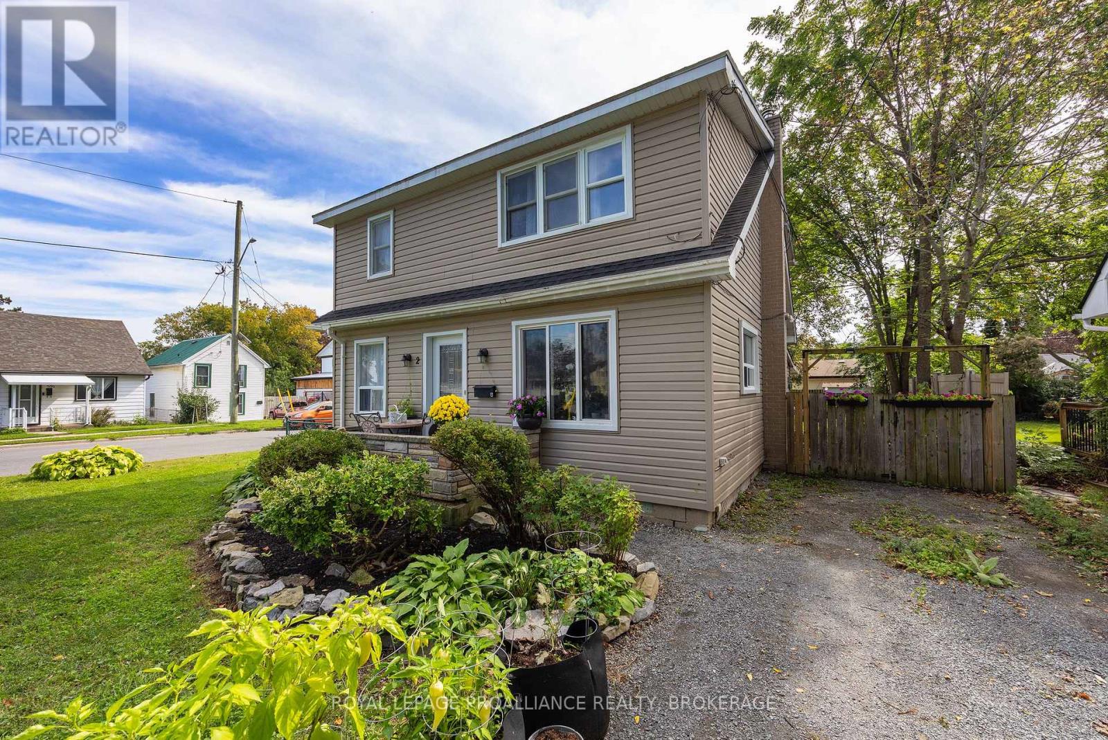 2 DUNKIRK AVENUE, Kingston (East of Sir John A. Blvd) — photo 5