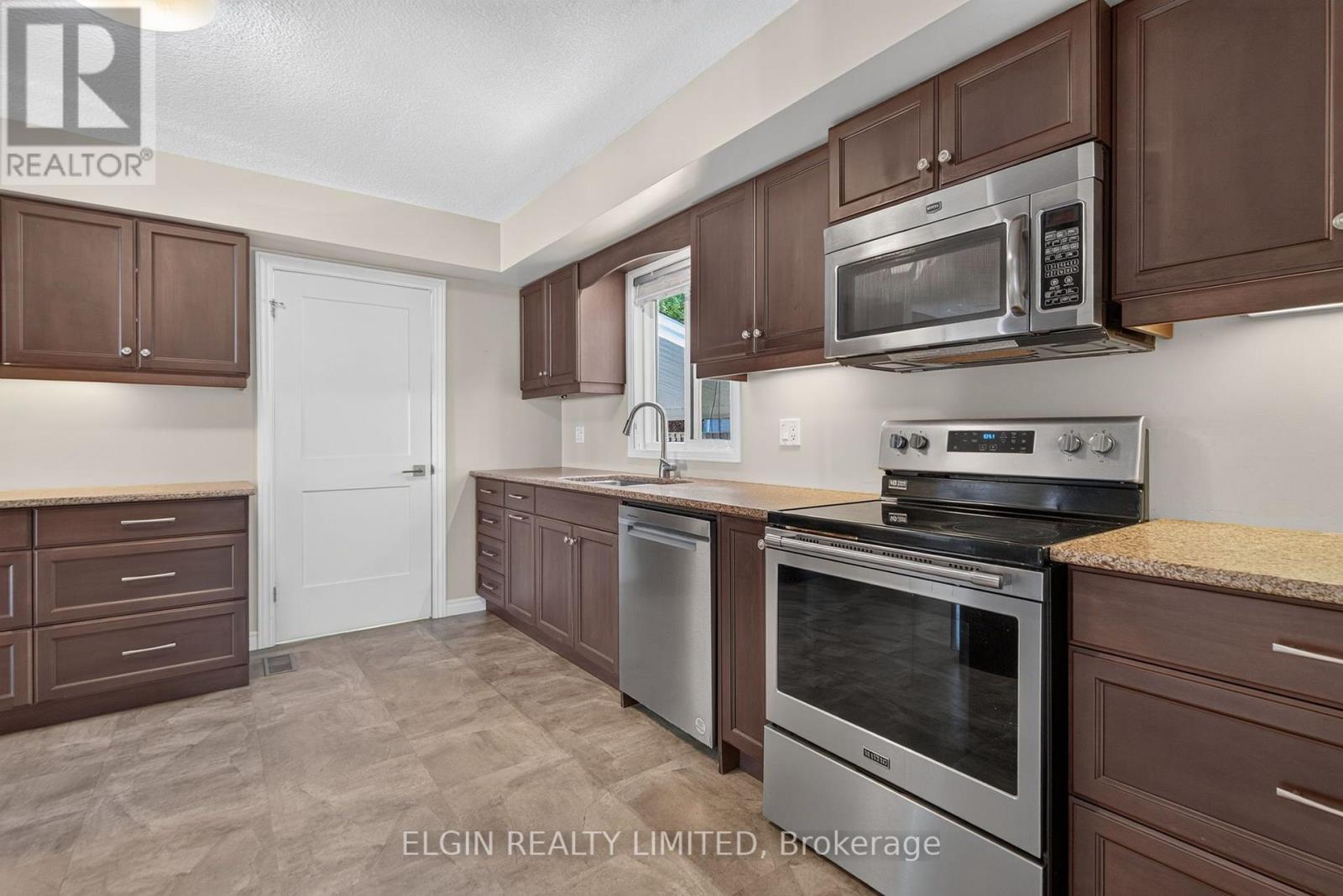 35 LEGER AVENUE - 10
