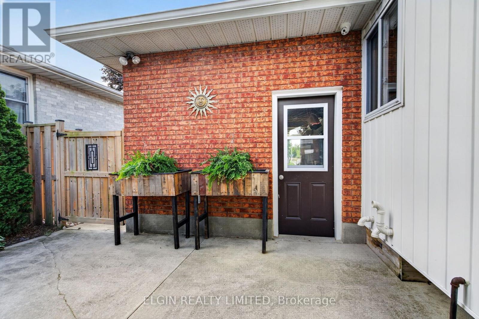 35 LEGER AVENUE - Image 37