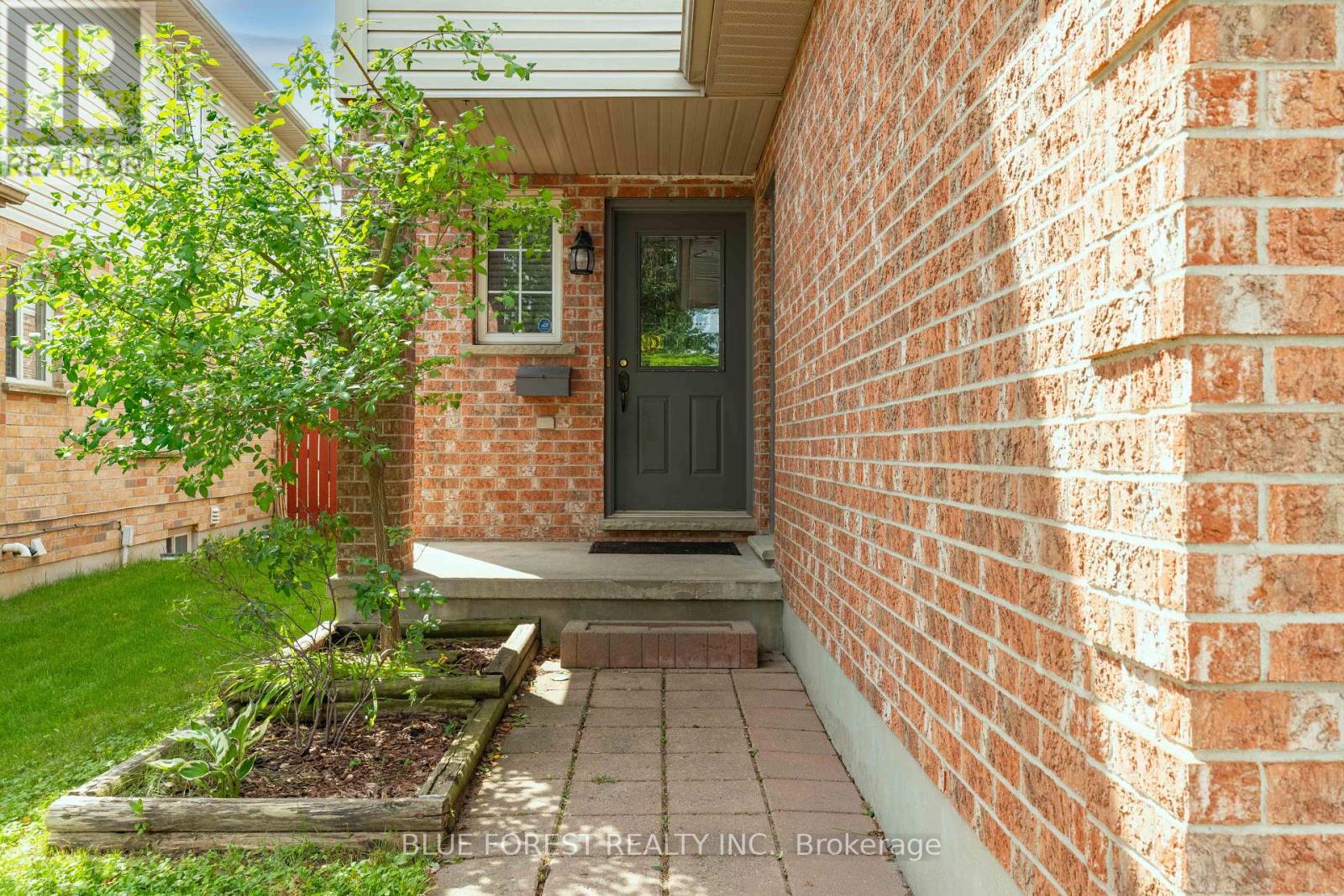 163 EMERALD ROAD, London South (South U) — photo 2