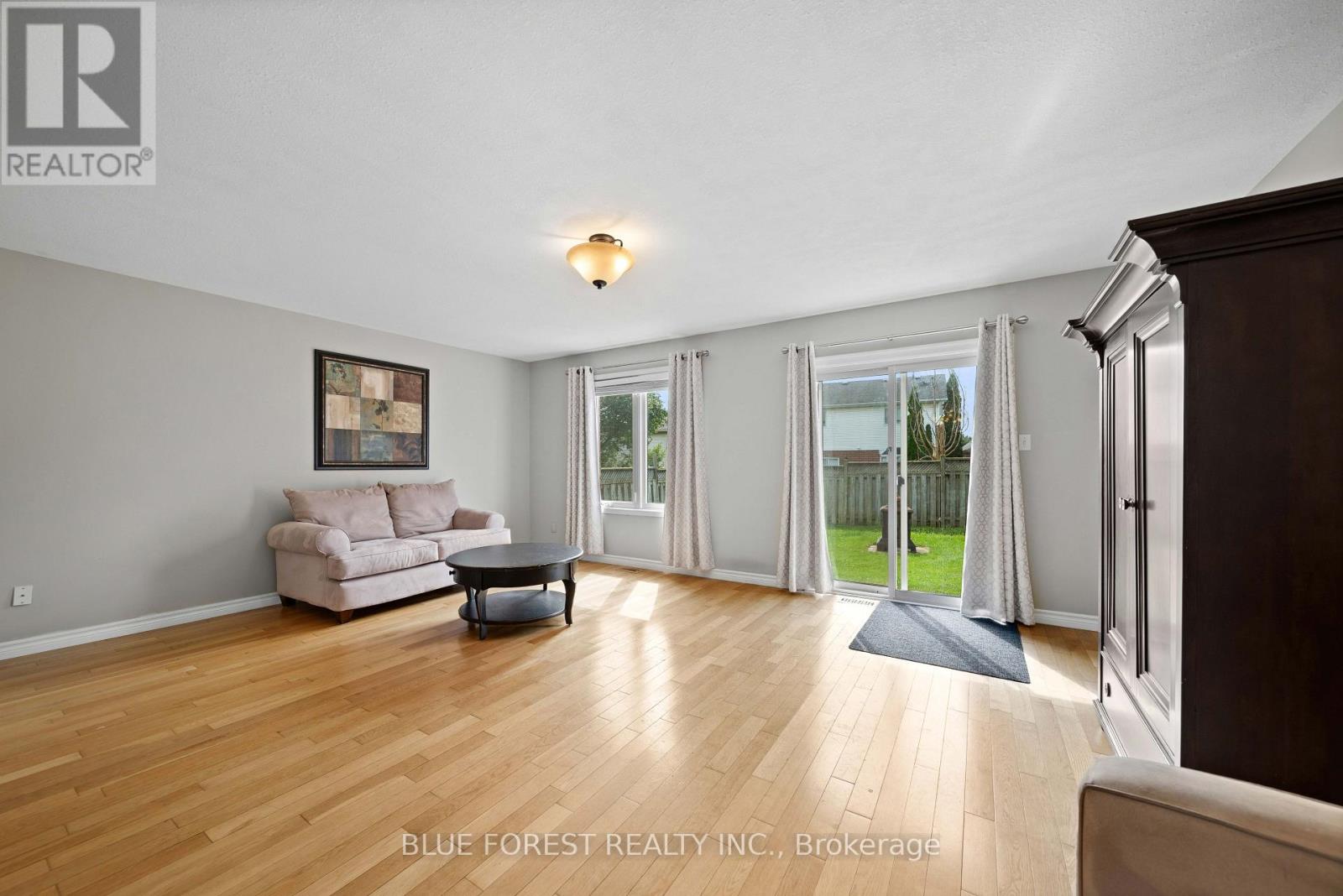 163 EMERALD ROAD, London South (South U) — photo 8