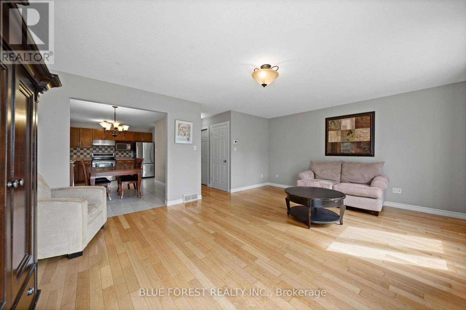 163 EMERALD ROAD, London South (South U) — photo 9