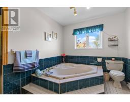 28 Dawes Hill Road thumbnail 33