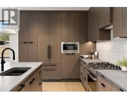 822 Predator Ridge Drive, Vernon, BC V1H1G4 Photo 17
