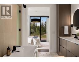 822 Predator Ridge Drive, Vernon, BC V1H1G4 Photo 24
