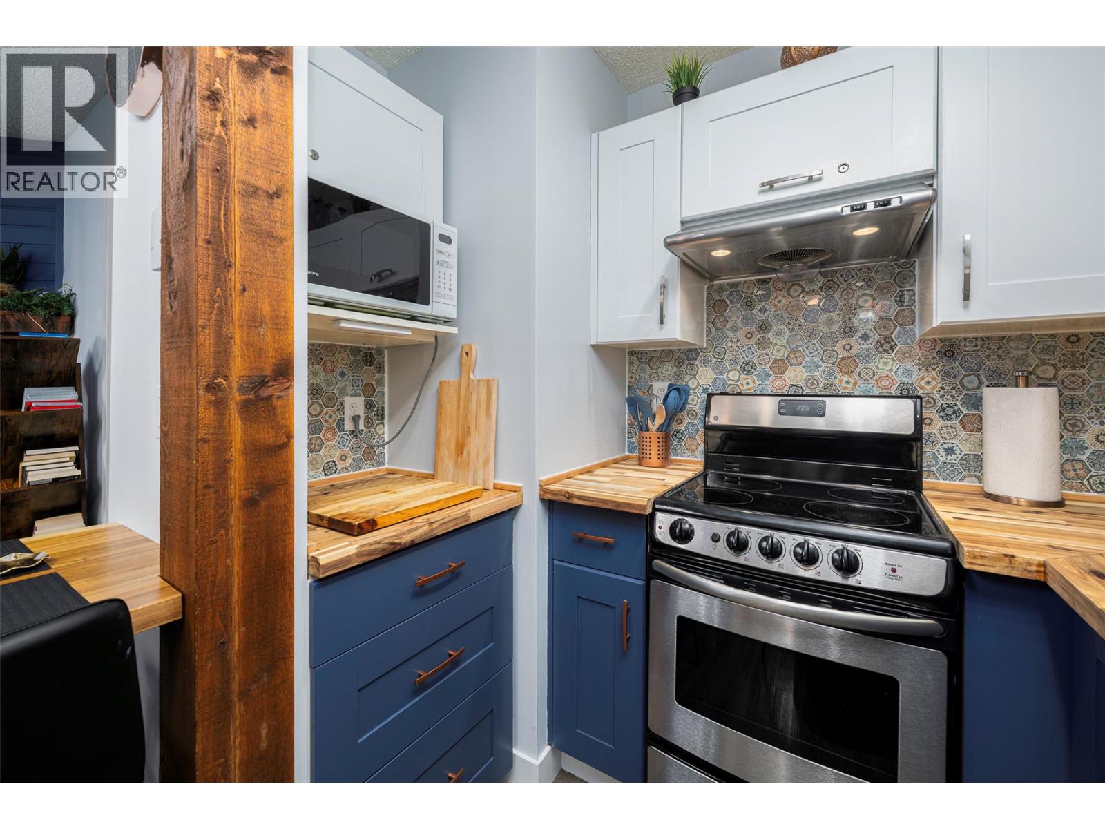 309 6375 Whiskey Jack Drive, Big White