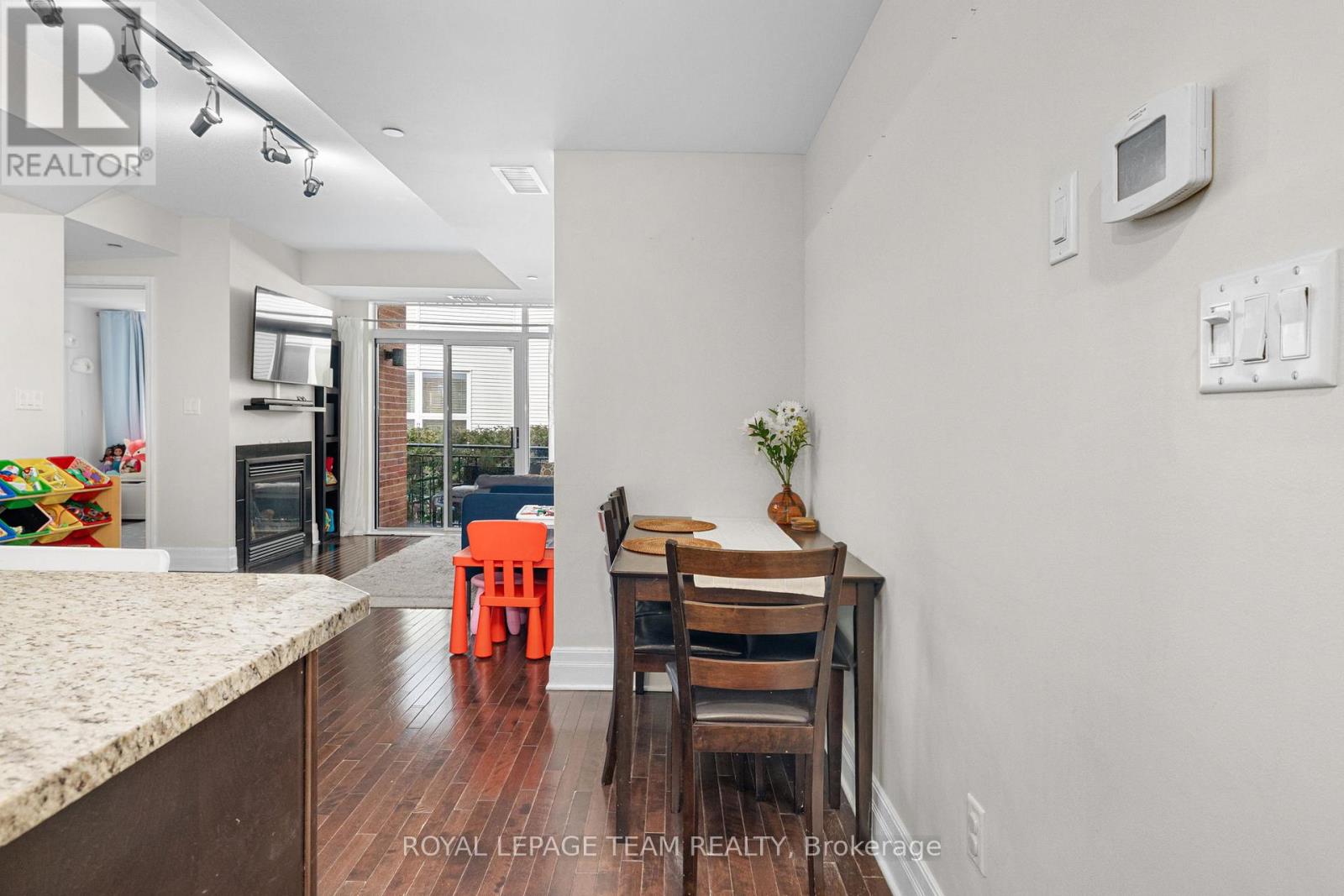 212 - 950 MARGUERITE AVENUE, Ottawa — photo 9