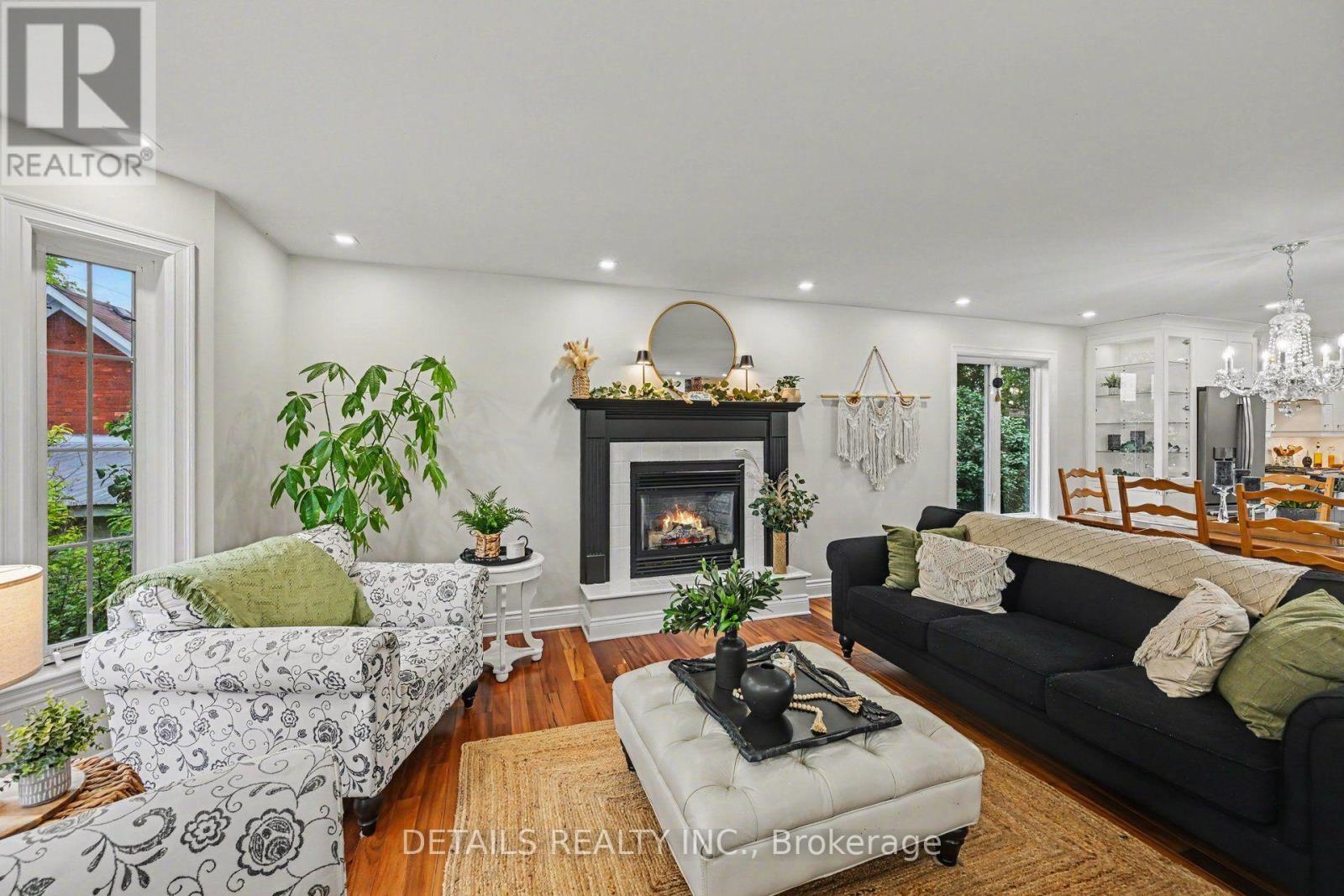 8 FRANCIS STREET - 8