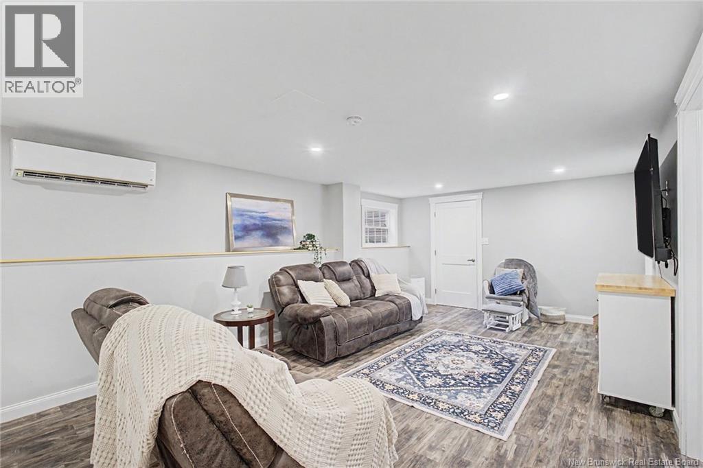 51 Upton Street - 29