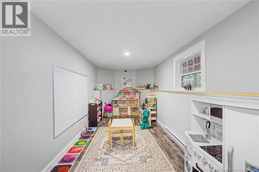 51 Upton Street - 33
