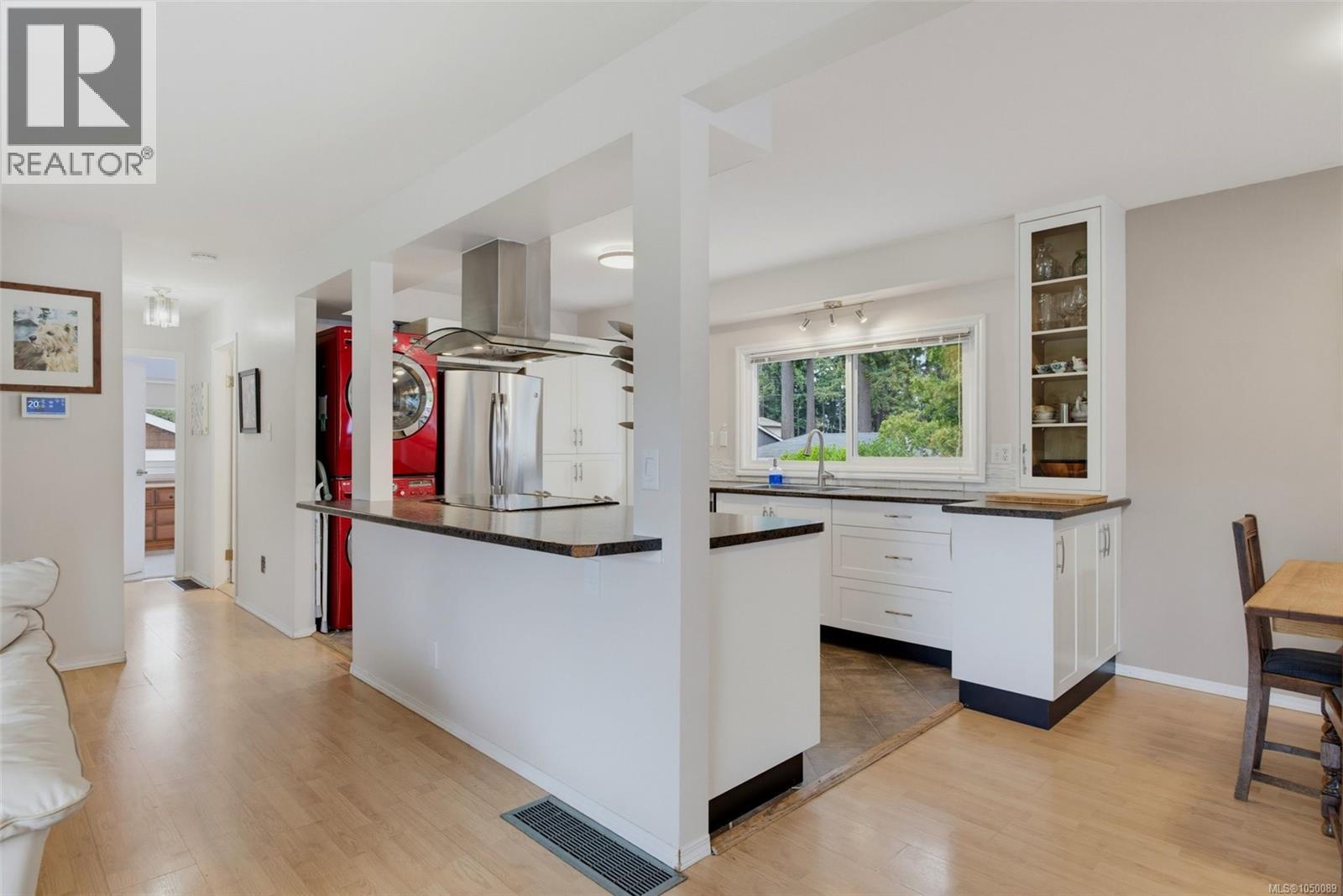 560 Ridley Dr - Image 10