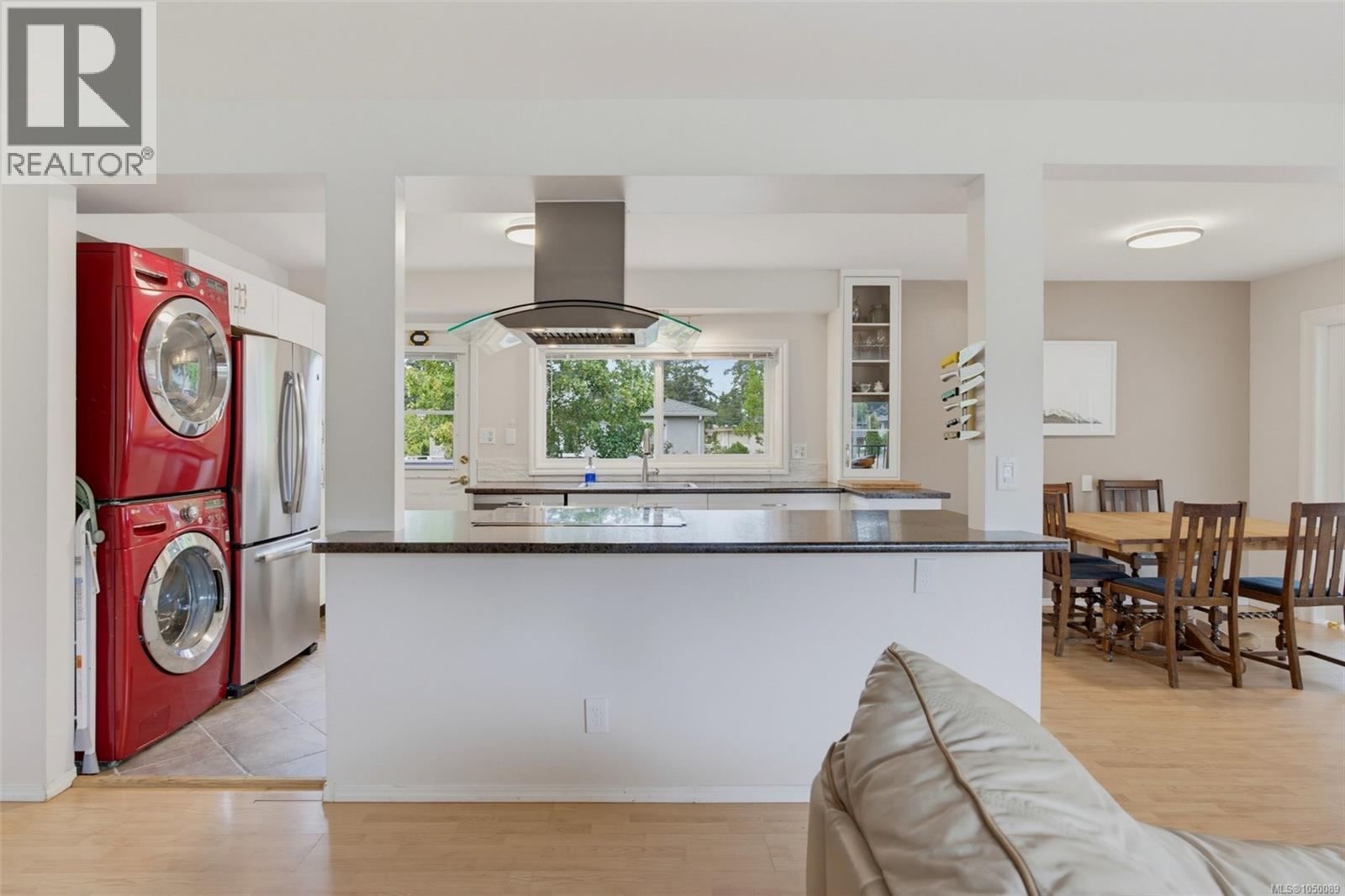 560 Ridley Dr - Image 12