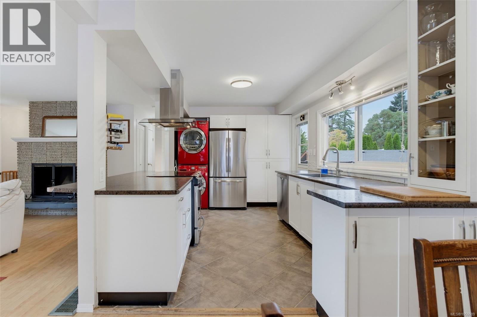 560 Ridley Dr - 13