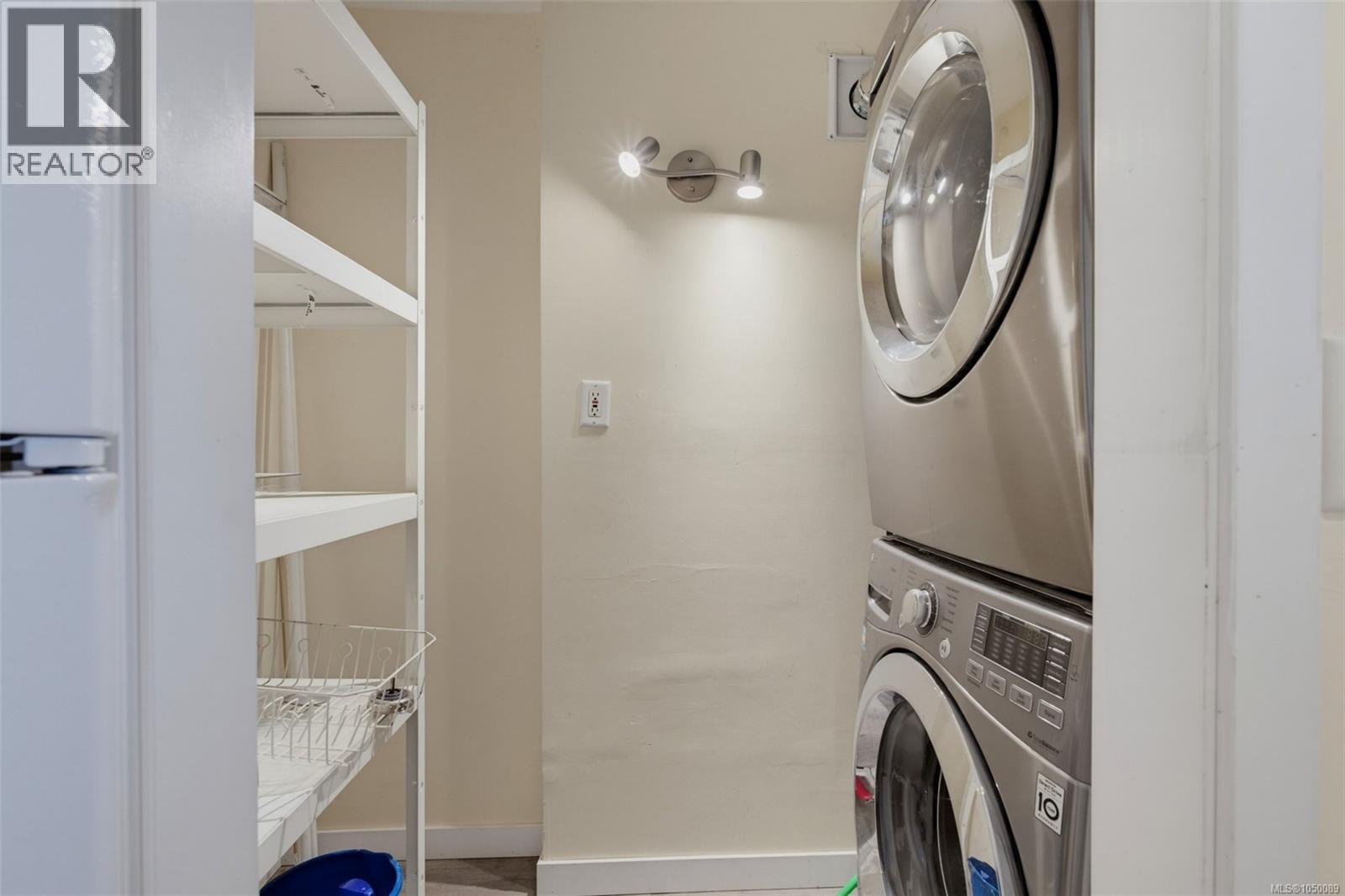 560 Ridley Dr - Image 28
