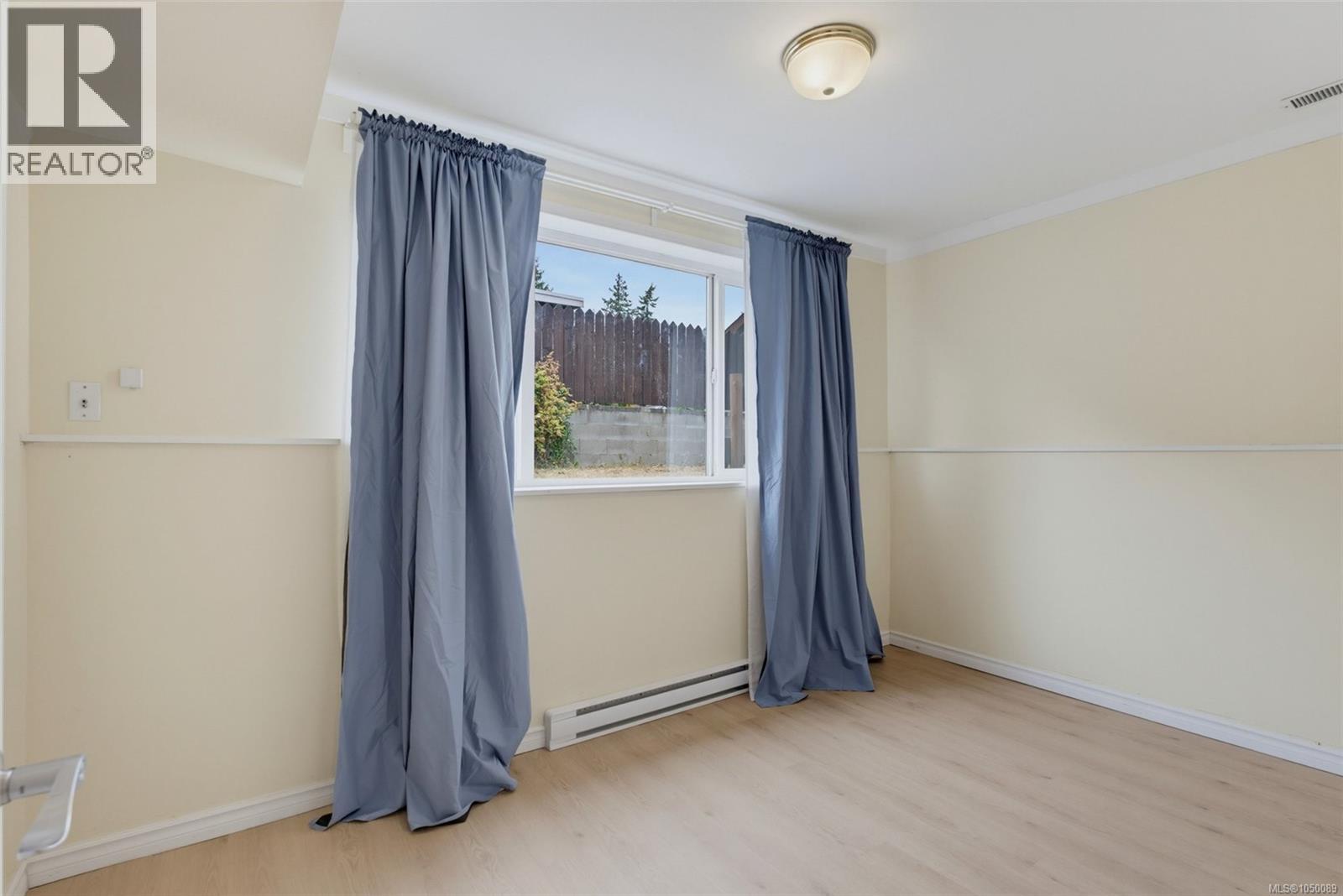560 Ridley Dr - Image 33