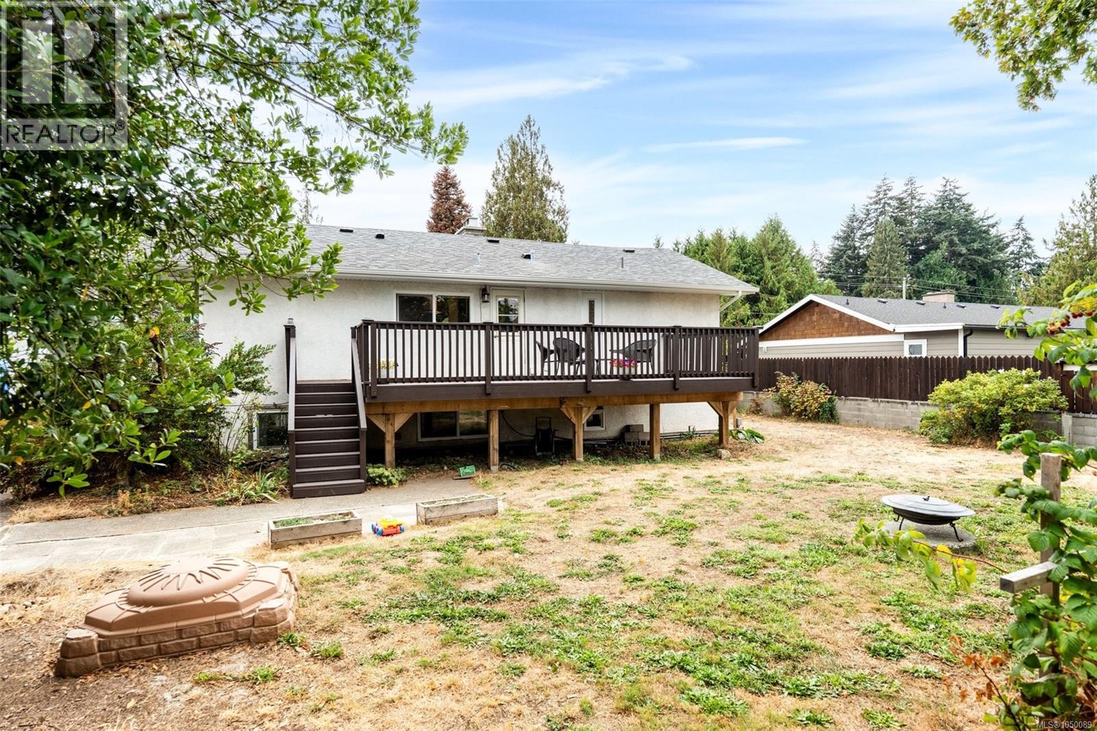 560 Ridley Dr - Image 41