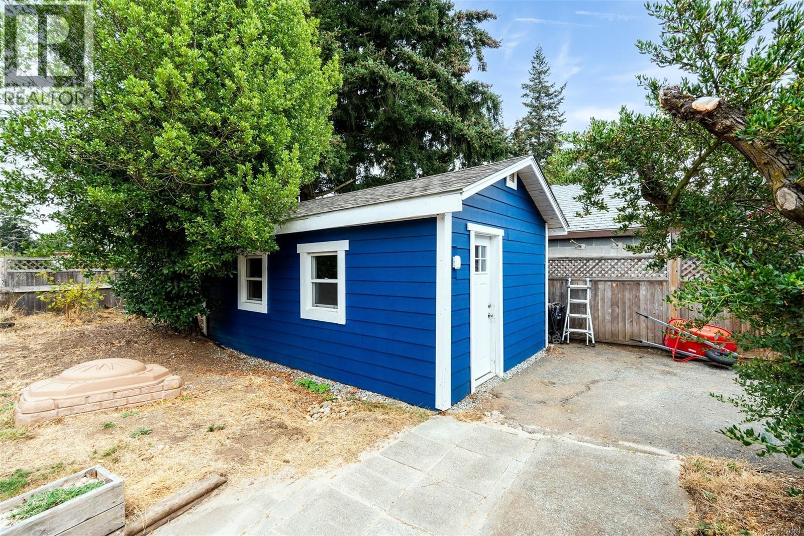560 Ridley Dr - 44