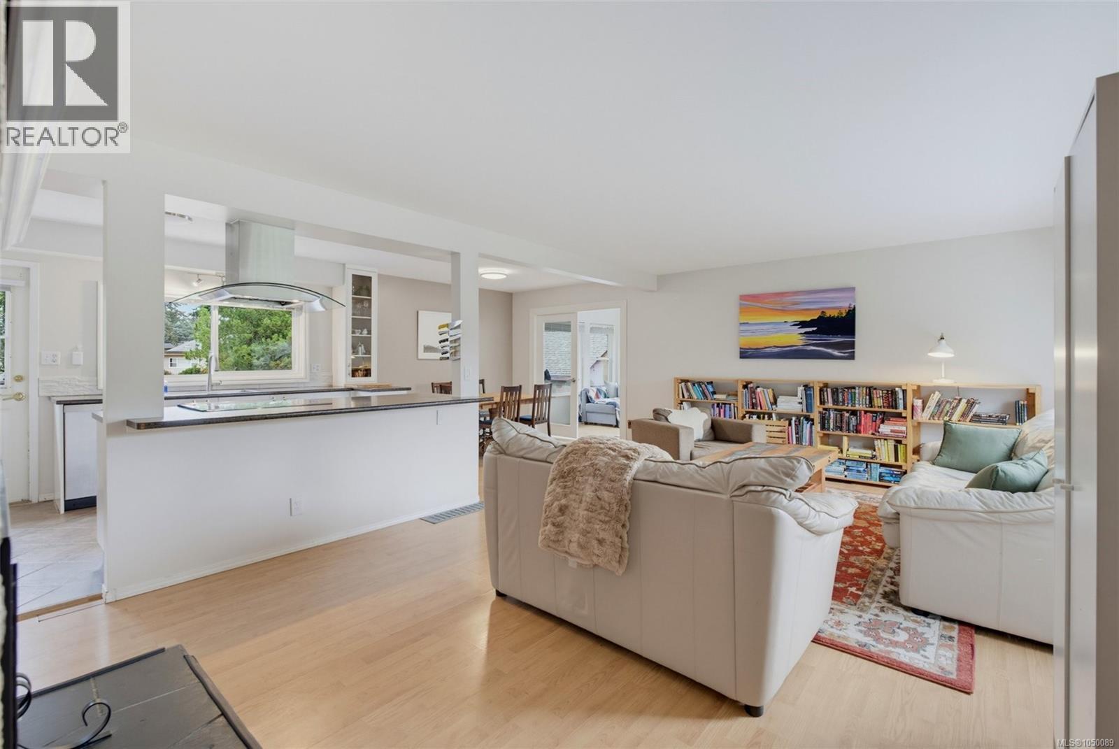560 Ridley Dr - Image 5
