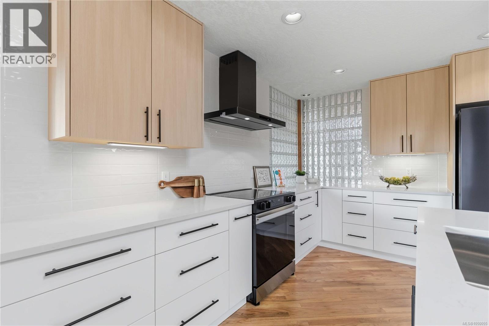 1785 Cedar Hill Cross Road, Saanich