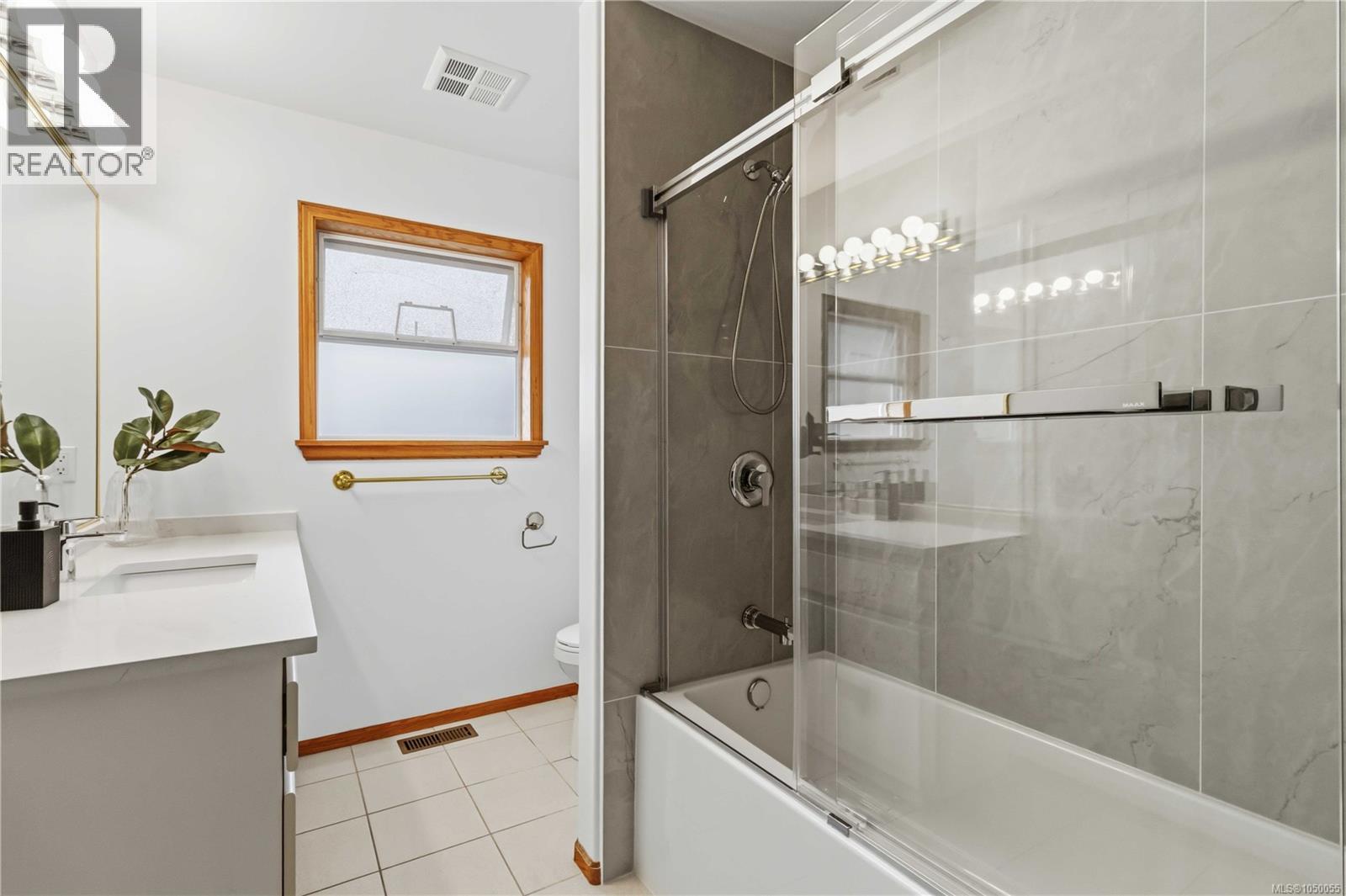  1785 Cedar Hill Cross Road, Saanich
