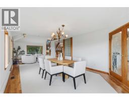 Family room - 1785 Cedar Hill Cross Rd, Saanich, BC V8P2R2 Photo 12