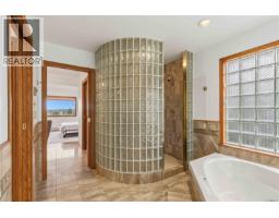 1785 Cedar Hill Cross Rd, Saanich, BC V8P2R2 Photo 28
