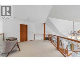 1785 Cedar Hill Cross Rd, Saanich, BC V8P2R2 Photo 34
