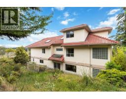 1785 Cedar Hill Cross Rd, Saanich, BC V8P2R2 Photo 66