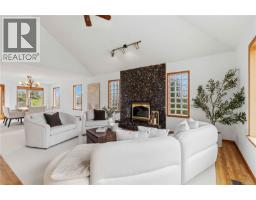 Unfinished Room - 1785 Cedar Hill Cross Rd, Saanich, BC V8P2R2 Photo 9