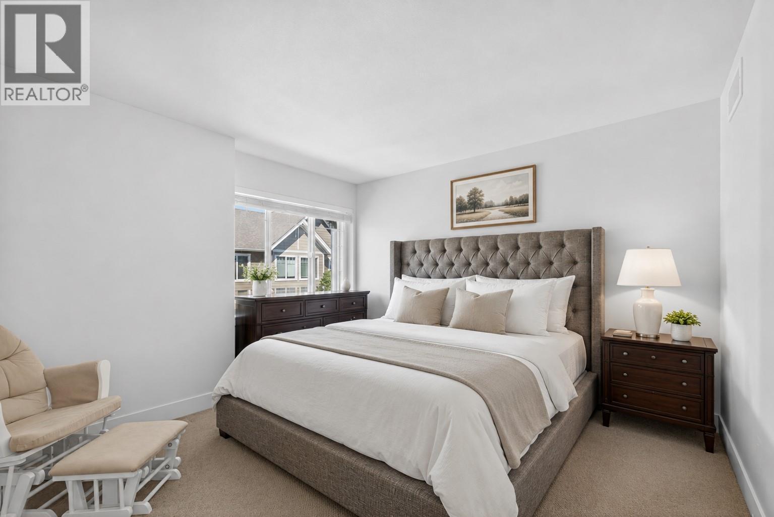 #4 600 Sherwood Road - 21