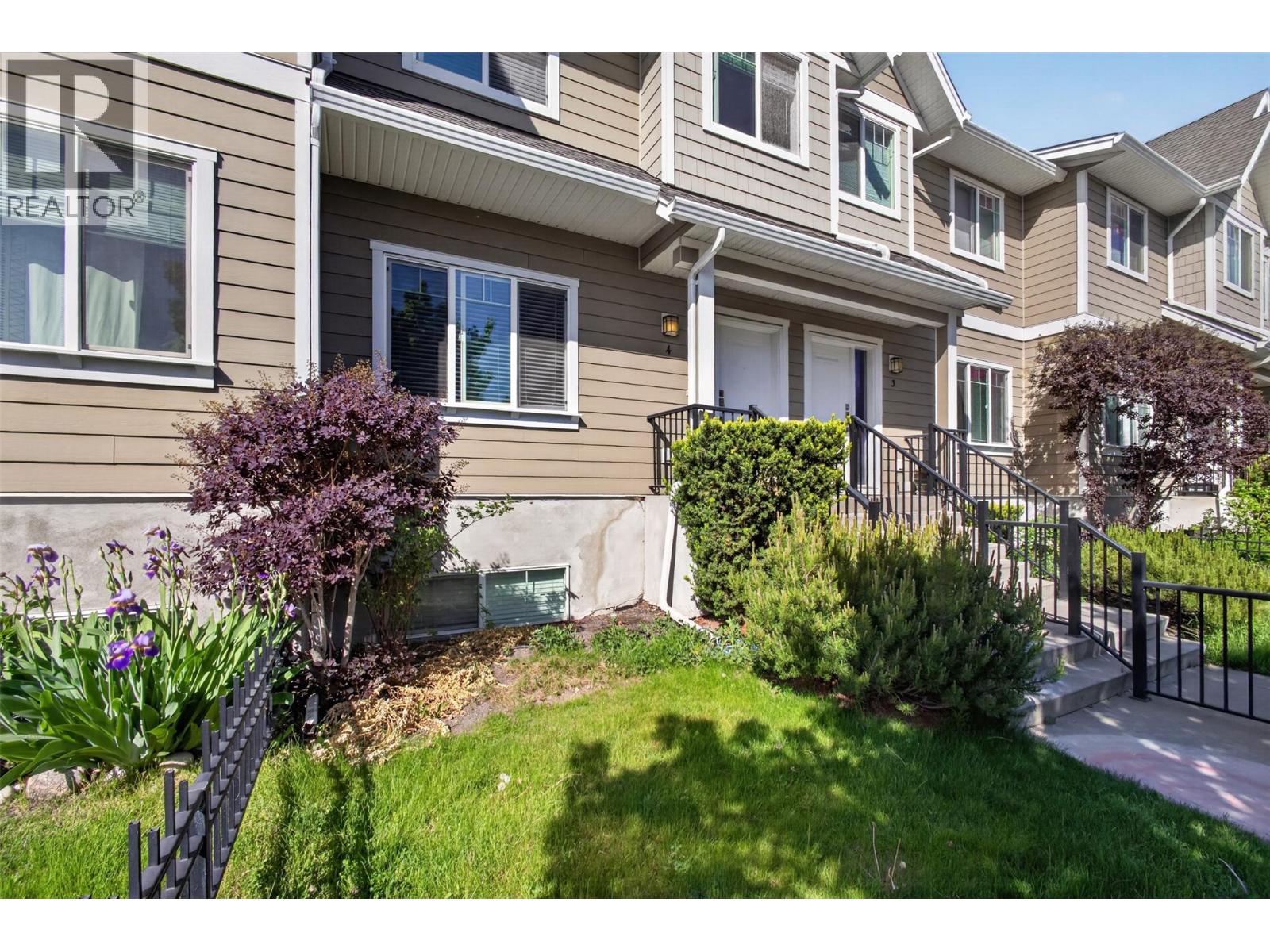 #4 600 Sherwood Road - 3