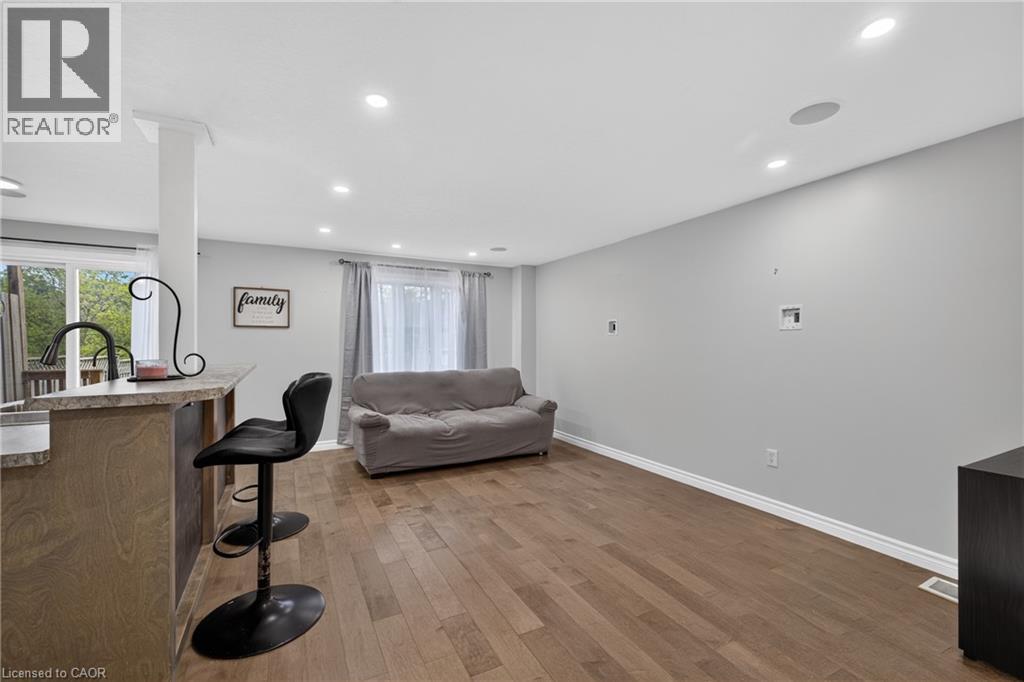 73 HEWITT Lane, Guelph — photo 10