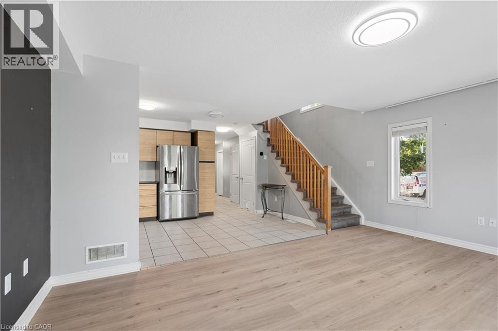 30 KINGSBURY Square, Guelph — photo 12