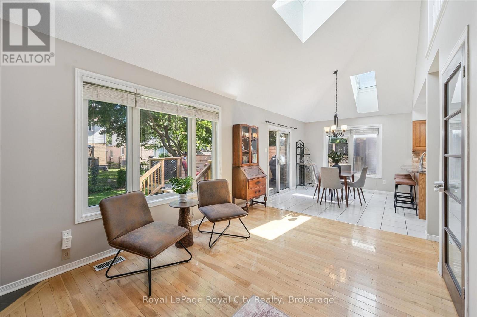 27 OAKRIDGE CRESCENT - Image 15