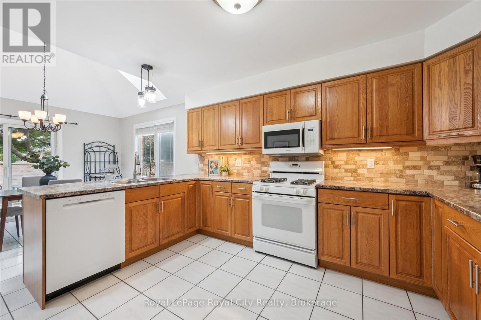 27 OAKRIDGE CRESCENT - Image 20